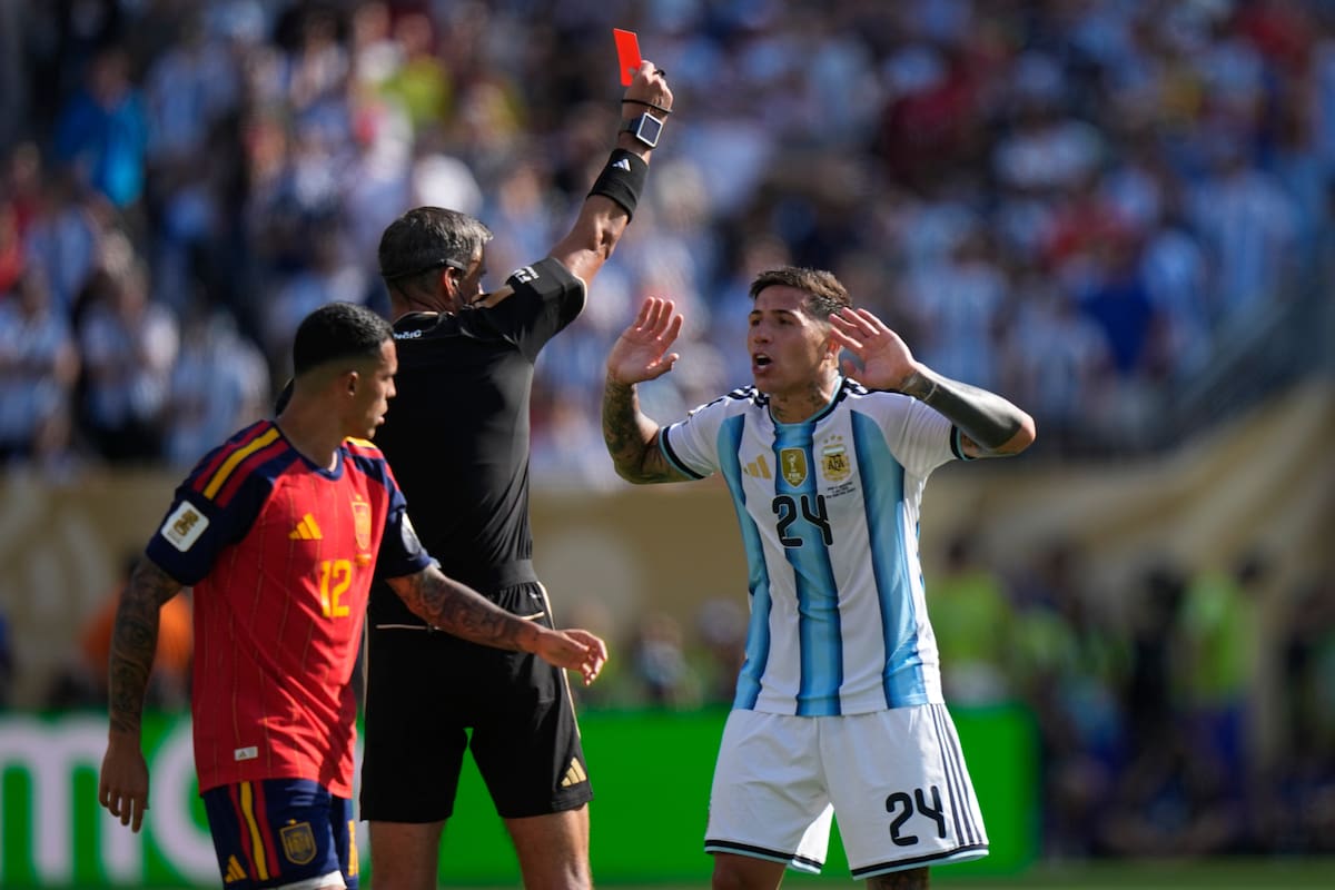 Así fue la expulsión de Enzo Fernández en la final del Mundial 2026