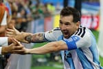 Lionel Messi, Kylian Mbappé y Erling Haaland se pelean la Bota de Oro en el Mundial