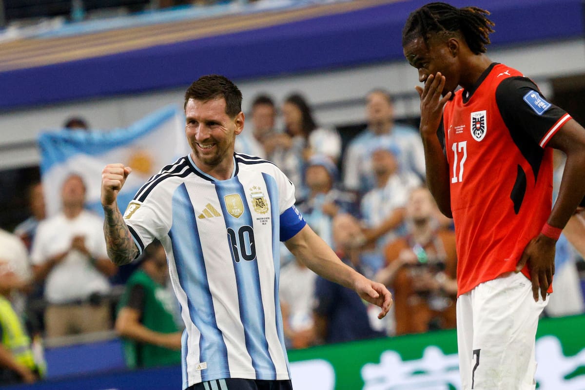 El argentino Lionel Messi (10) rompió varios récords con su doblete en el Mundial ante Austria. //Foto, AP: Chitose Suzuki/The Dallas Morning News