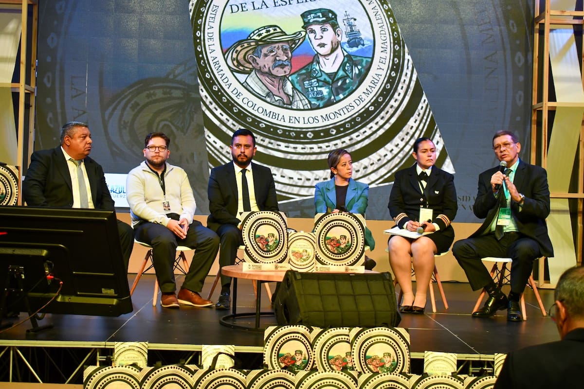 Armada de Colombia presentó libro sobre los Montes de María en la FILBo 2026