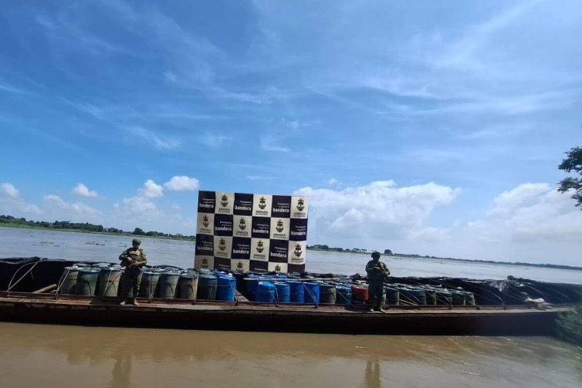 Armada incauta insumos para narcotráfico y minería ilegal en tres departamentos