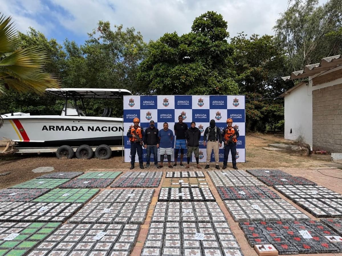 Armada propina golpe a las rutas del narcotráfico con 4,7 toneladas de cocaína incautadas.