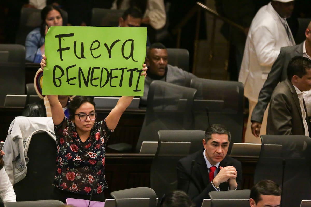 “Fuera Benedetti”: congresistas se levantan contra el nuevo ministro