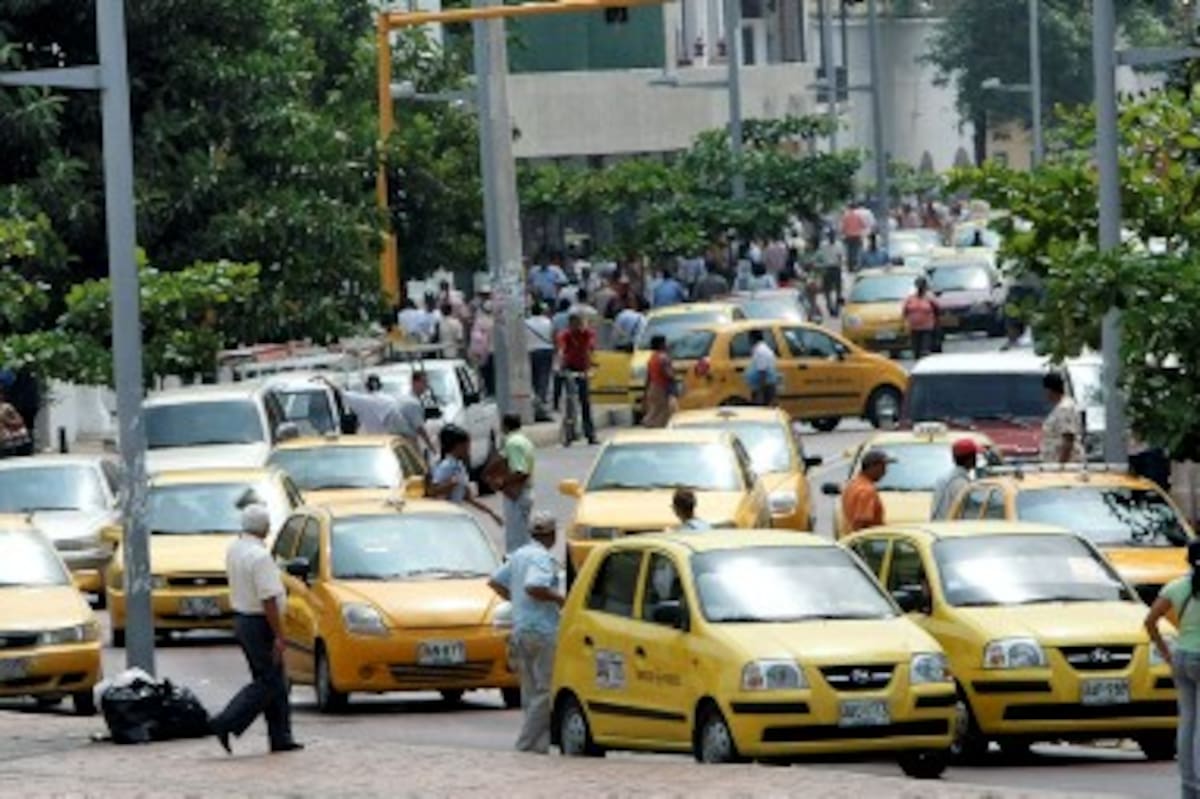 Aroldo Mestre / El Universal El Sindicato de Taxistas de Cartagena propone que se haga un censo para identificar a los vehículos que operan ilegalmente en la ciudad.