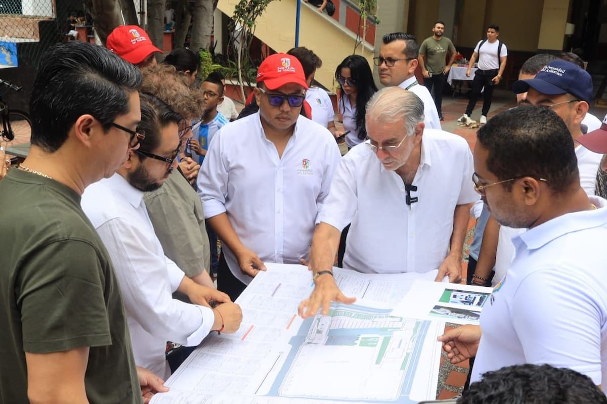 El viceministro de Educación Superior, Ricardo Moreno, el gobernador del Atlántico, Eduardo Verano y Óscar Pantoja, secretario ejecutivo de la Ciudadela Universitaria, hablaron sobre las mejoras en el Alama Mater.