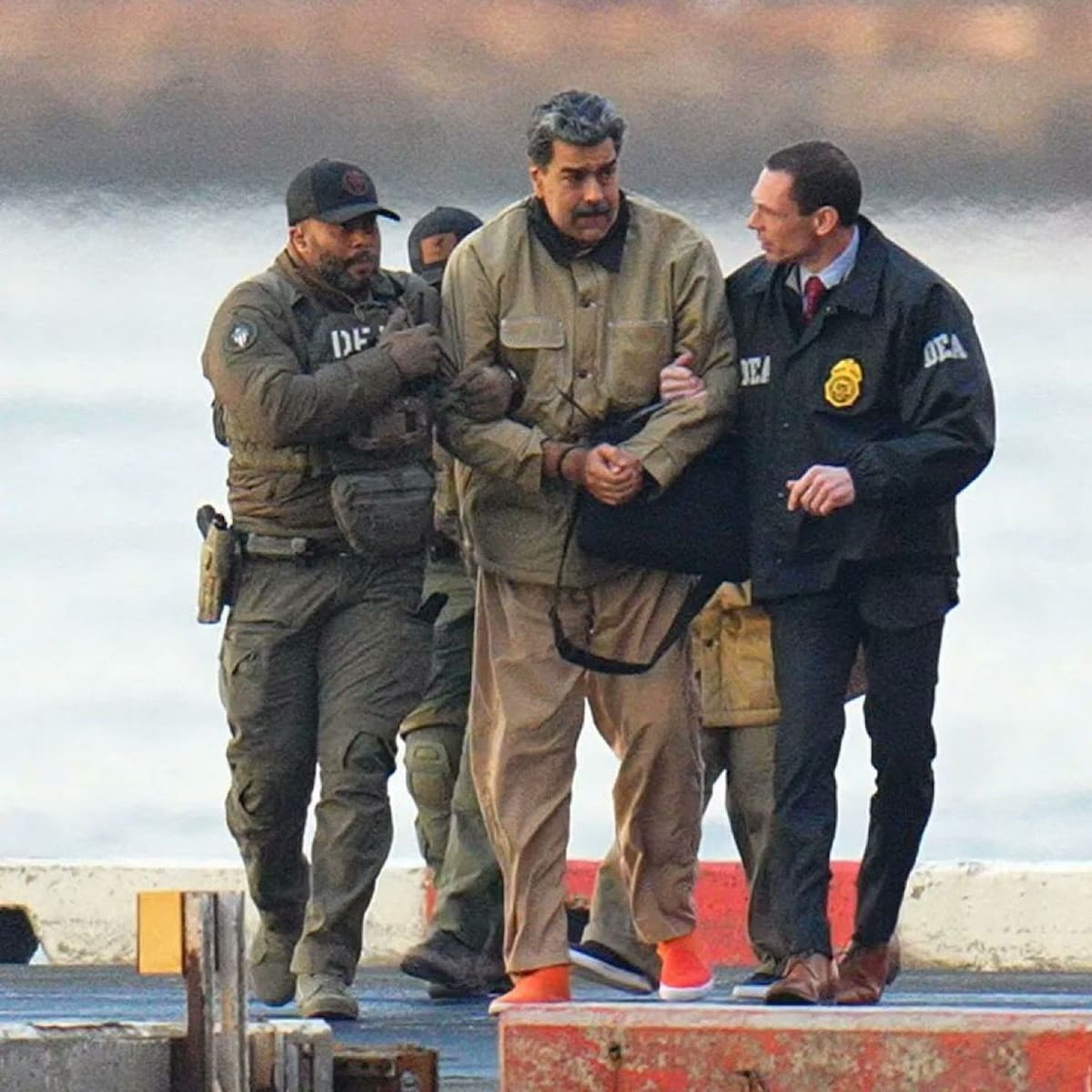 Nicolás Maduro es trasladado a una Corte en Estados Unidos por agentes de la DEA. // Foto: EFE.