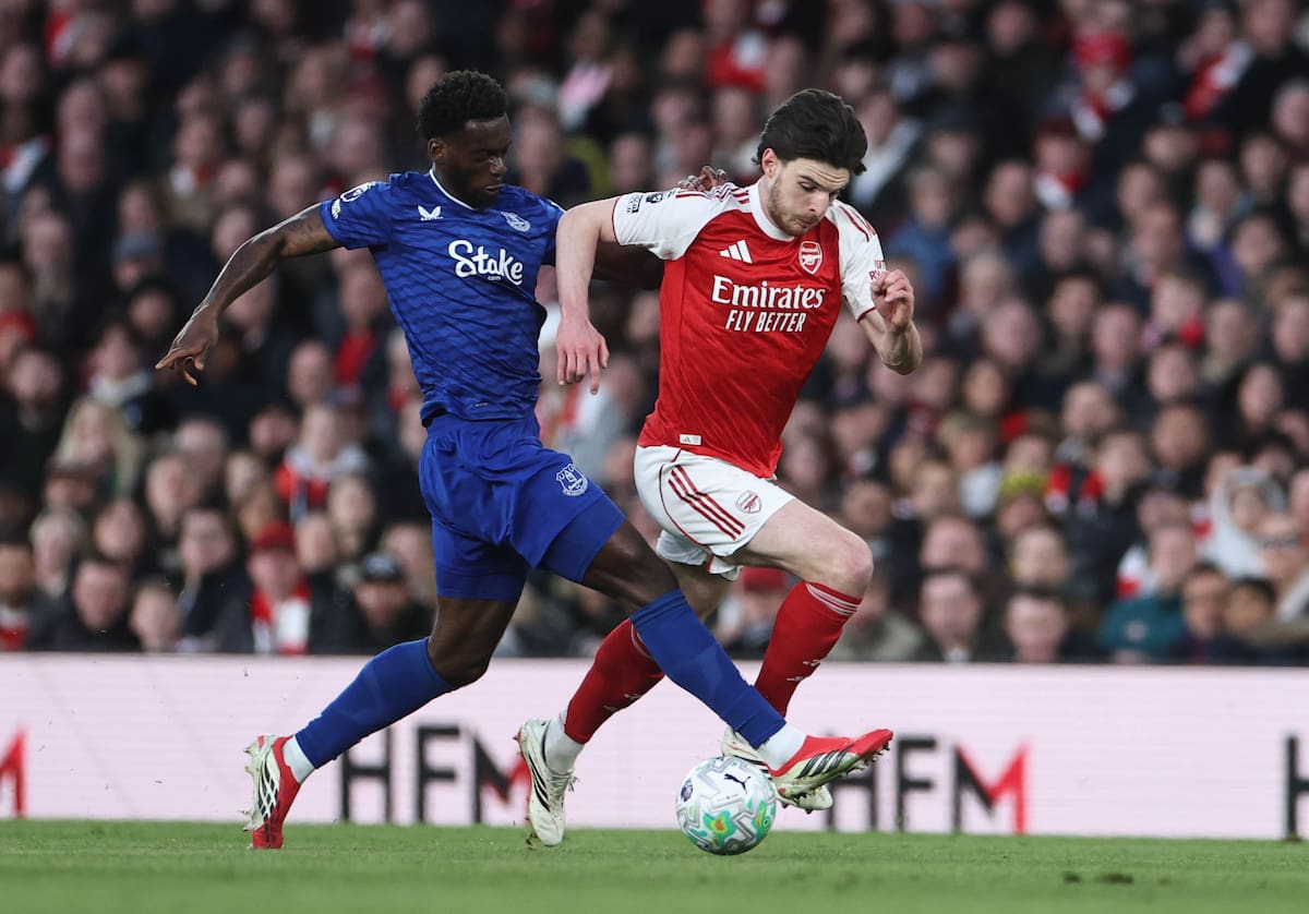 Arsenal logró los goles sobre los minutos finales del partido ante Everton en la Premier League. //Foto, EFE: NEIL HALL