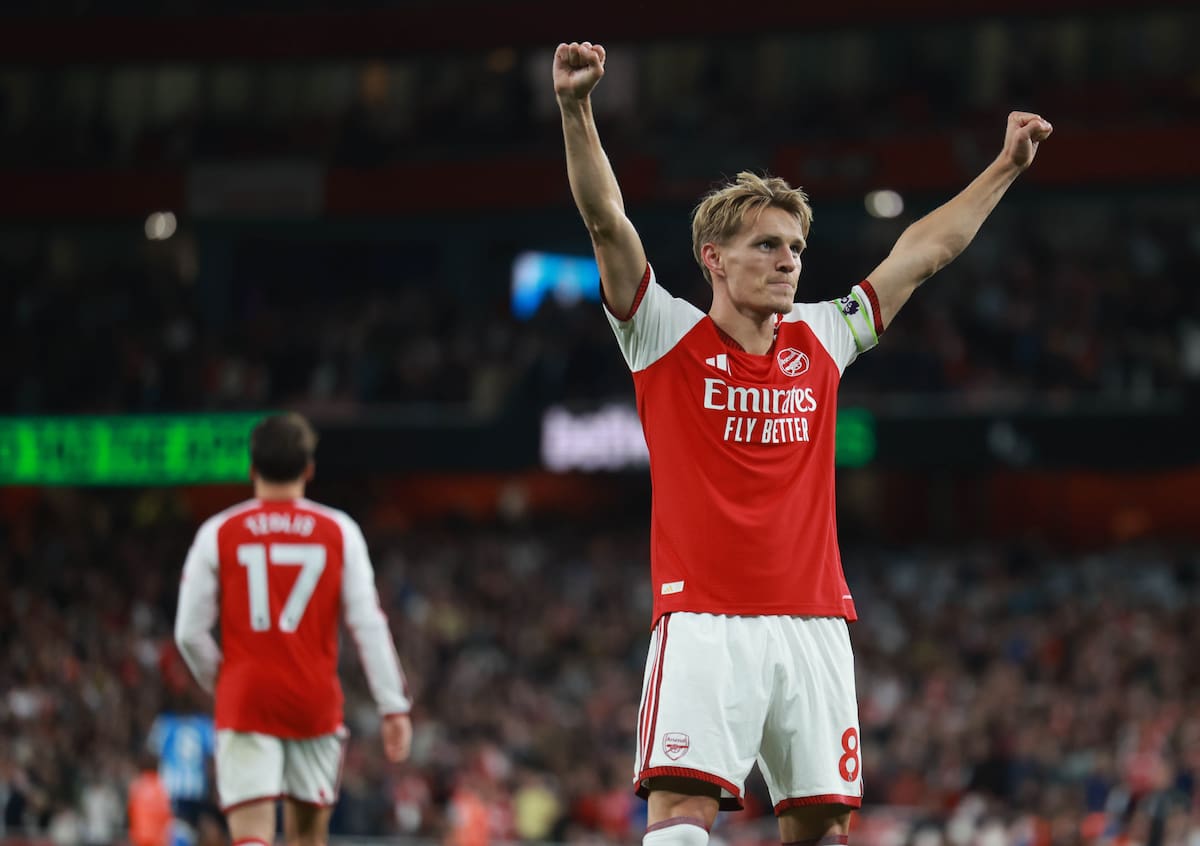 Martin Odegaard, del Arsenal, celebra el gol que puso el 3-0 durante el partido de la Premier League entre el Arsenal FC y el Coventry City FC. //Foto, EFE: NEIL HALL