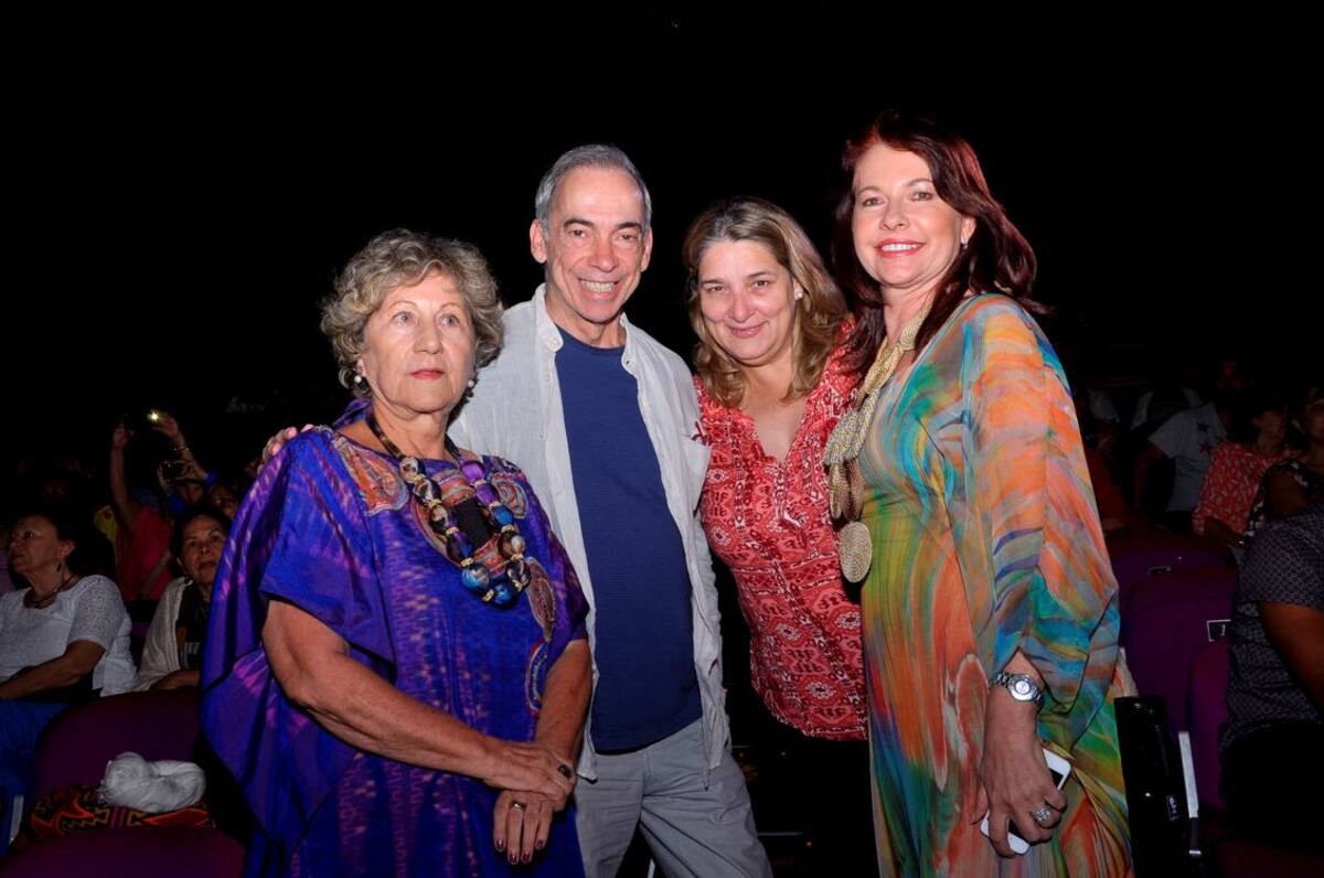 Gloria Triana, Manuel José Álvarez; la ministra de Cultura, Mariana Garcés y Araceli Morales.