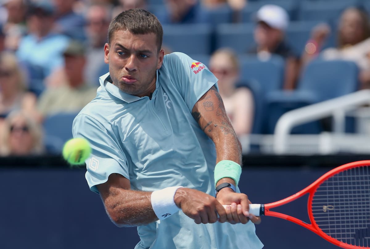 El italiano Flavio Cobolli cayó ante el francés Arthur Fils en el Abierto de Cincinnati. EFE/EPA/MARK LYONS