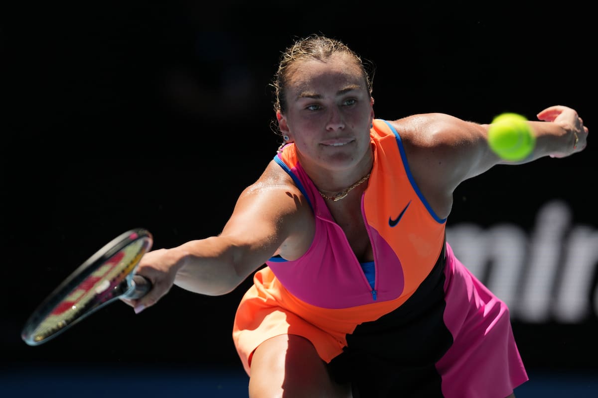 Aryna Sabalenka se encuentra a dos partidos del título en el Australian Open. //Foto, AP: Dita Alangkara