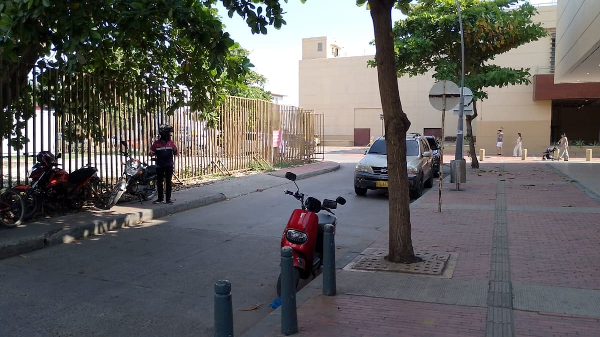 En esta zona del barrio El Espinal aledaña a un centro comercial ocurrió el asesinato del turista caleño Álvaro José Flórez Salazar. //FOTO EL UNIVERSAL.