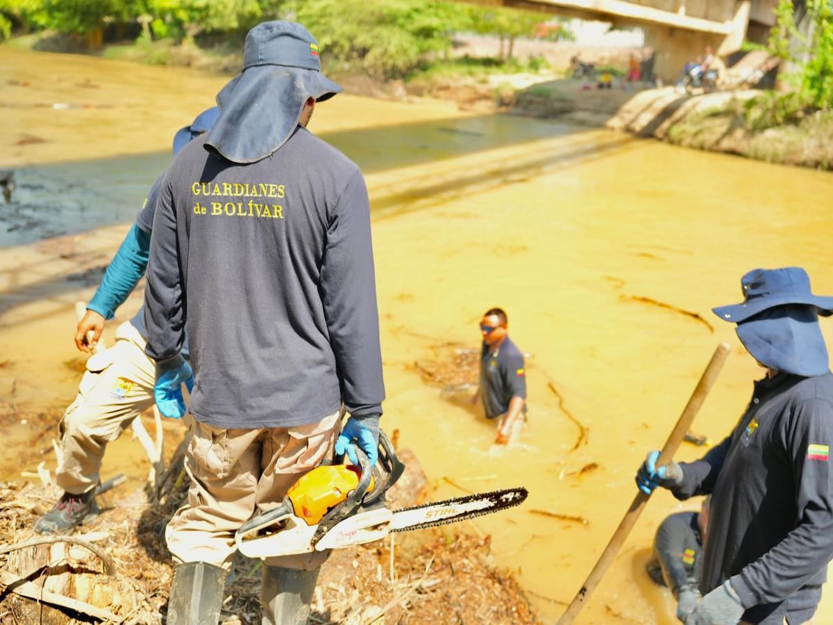 Así apoyan los Guardianes de Bolívar a familias damnificadas por las inundaciones. // Foto: cortesía - Gobernación de Bolívar