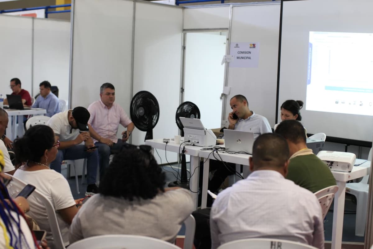 Así avanza el escrutinio de la segunda vuelta presidencial en el Coliseo de Combate, en Cartagena. // Foto: Óscar Díaz - El Universal