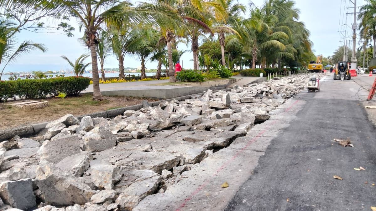 Así avanzan las obras contra inundaciones en Bocagrande y Castillogrande. // Foto: Luis Herrán - El Universal.