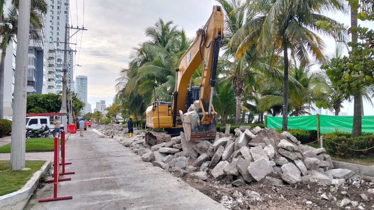 Así avanzan las obras contra inundaciones en Bocagrande y Castillogrande. // Foto: Luis Herrán - El Universal.