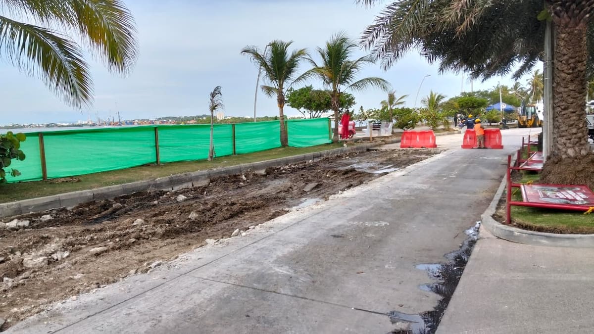 Así avanzan las obras contra inundaciones en Bocagrande y Castillogrande. // Foto: Luis Herrán - El Universal.