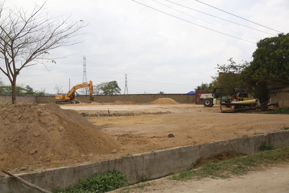 Así avanzan las obras de alcantarillado en los corregimientos de Bayunca y Pontezuela. // Foto: Luis Herrán - El Universal
