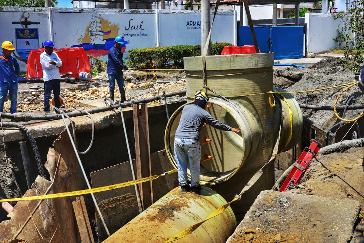 Instalan tuberías contra inundaciones en Bocagrande y Castillogrande