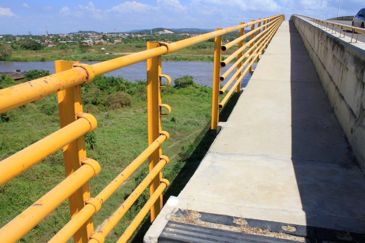 Sin barandas y con huecos: denuncian mal estado del puente Barú