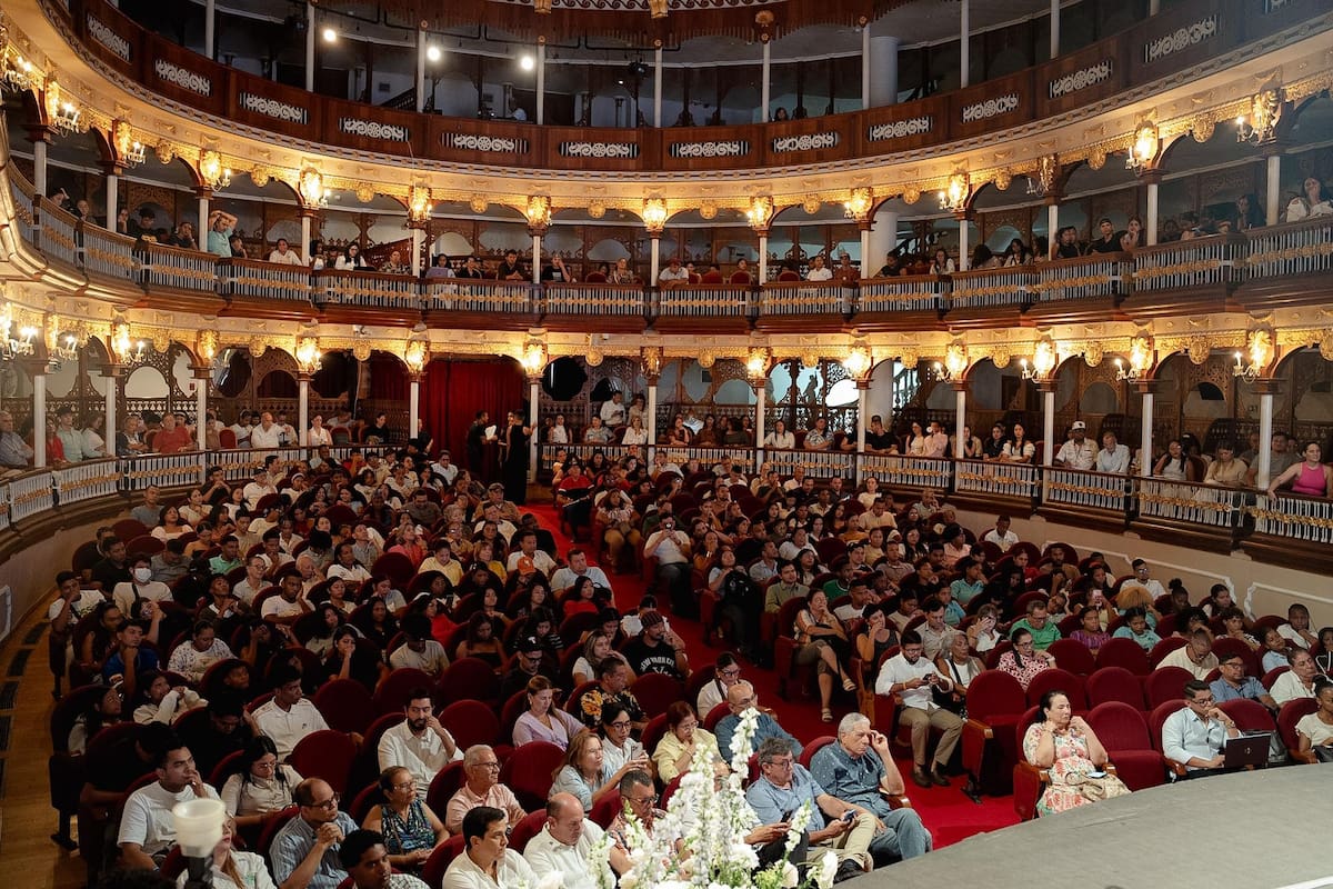 El foro se realizó en el Teatro Adolfo Mejía. // Cortesía - Alcaldía de Cartagena