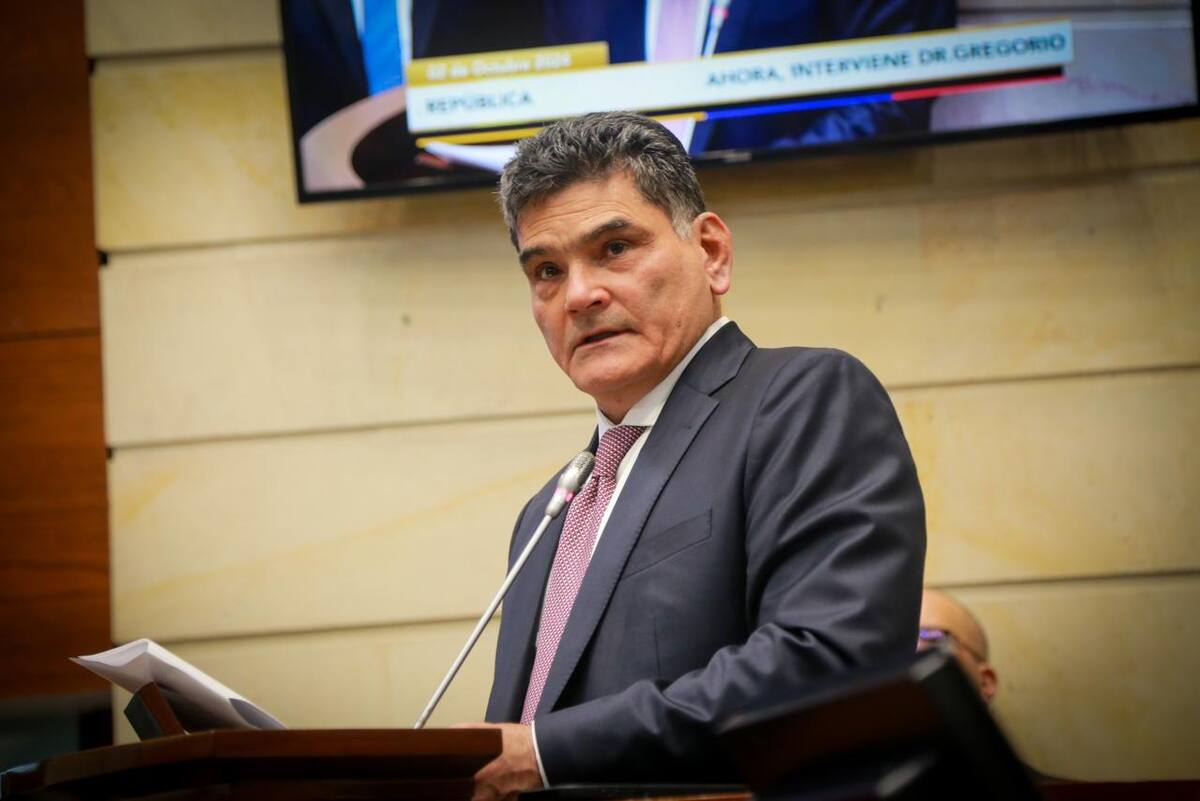Gregorio Eljach fue elegido Procurador General con el respaldo de varios de los partidos tradicionales en el Senado de la República.