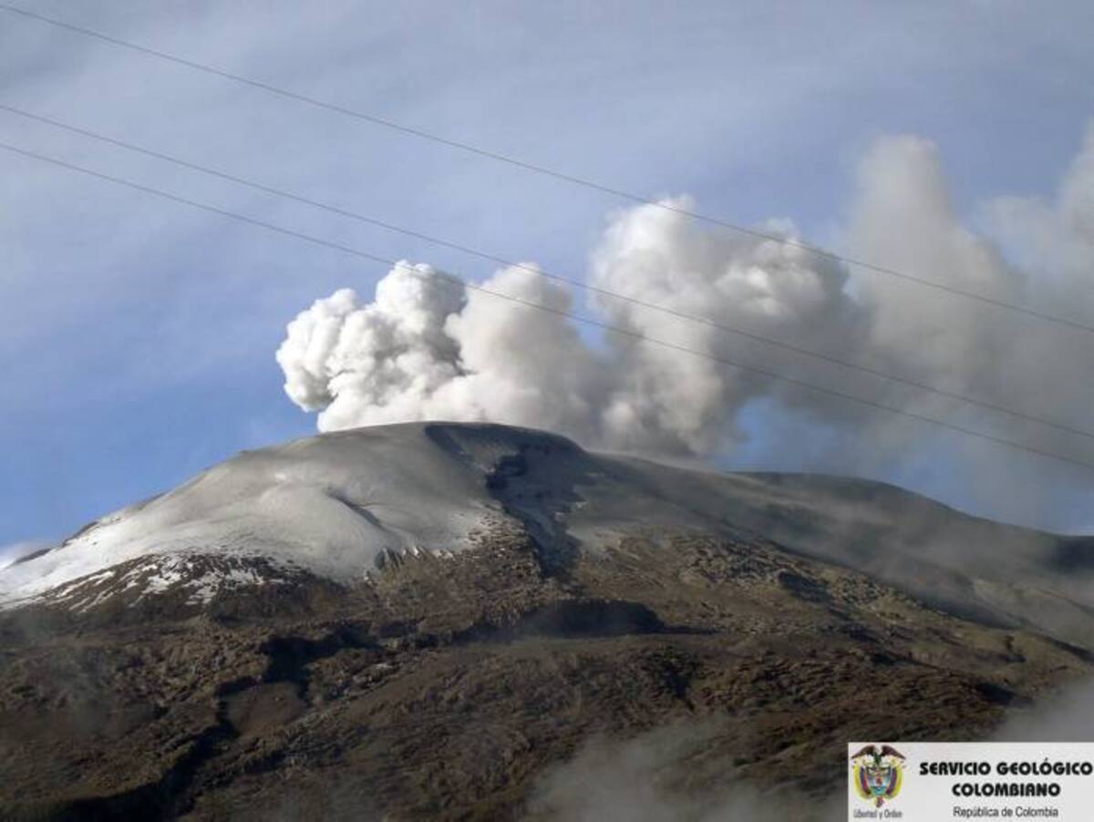 Siguen las alertas por el Volcán Nevado del Ruiz. Colprensa