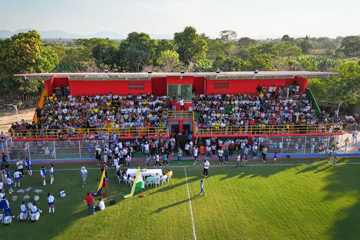 Con la presencia de Pablo Armero se inauguró cancha en el Sur de Bolívar