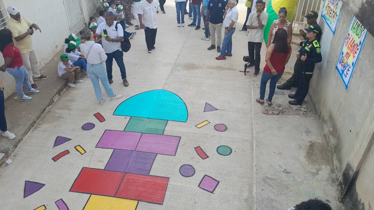 Así recicibó la comunidad pavimentación comunitaria en Urbanización Emmanuel. // Julio Castaño - EU