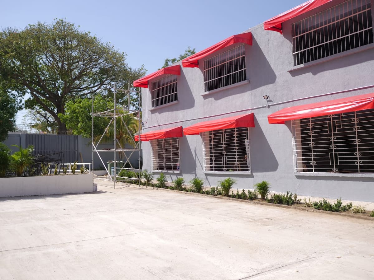 Así se transforma el colegio público Santa María, en el barrio 7 de Agosto. // Foto: cortesía - Distrito