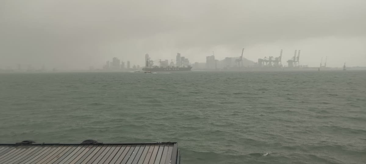Así se ve el mal tiempo en Cartagena este lunes 2 de febrero. // Foto: Óscar Díaz Acosta