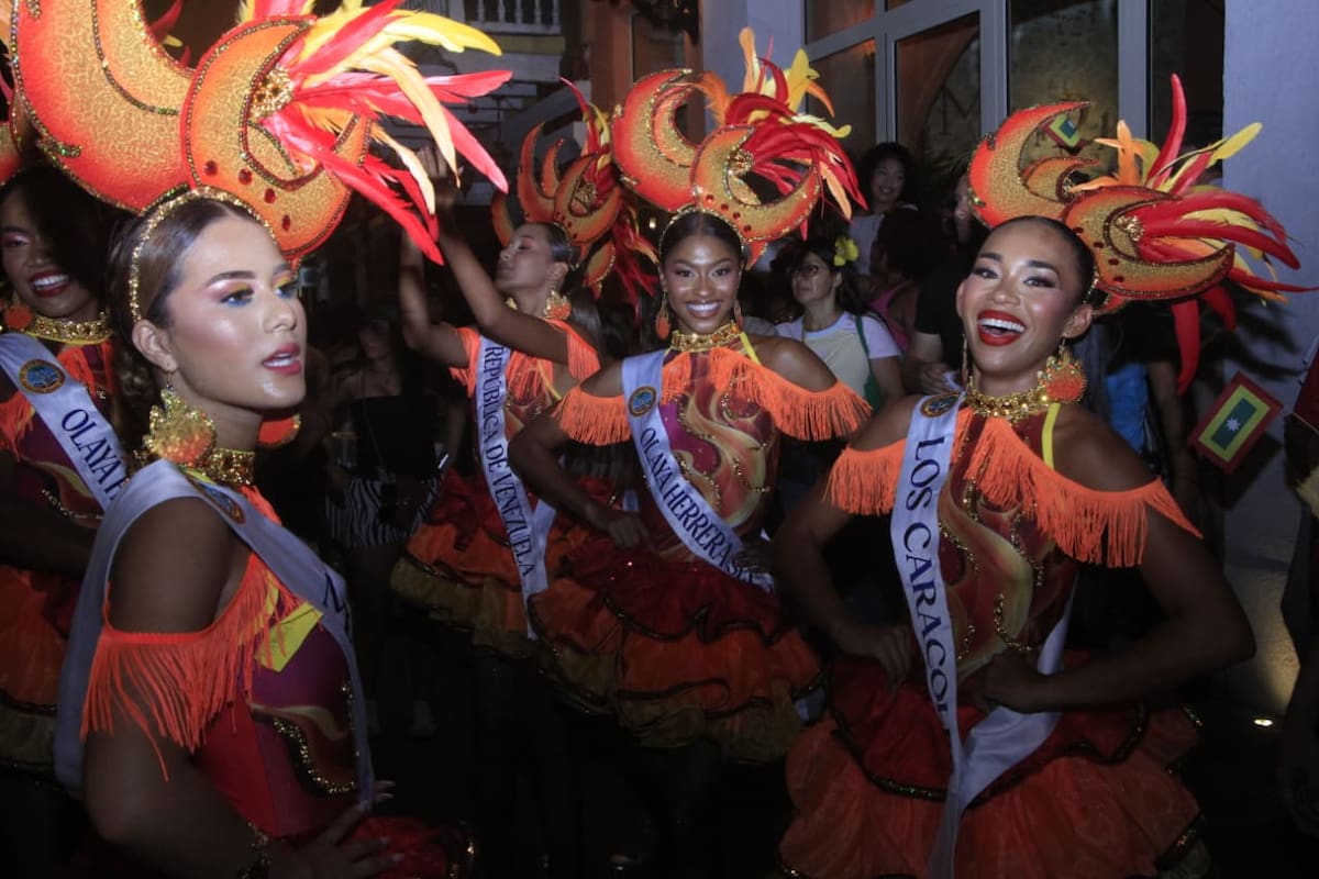 Así se vivió la Noche de Candelas en Cartagena. // Óscar Díaz - El Universal