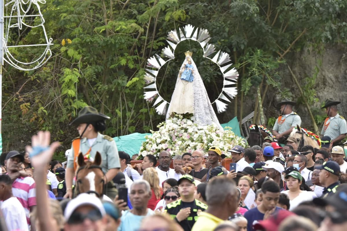 Así se vivió la procesión de la Virgen de la Candelaria.// Foto: Javier García - El Universal