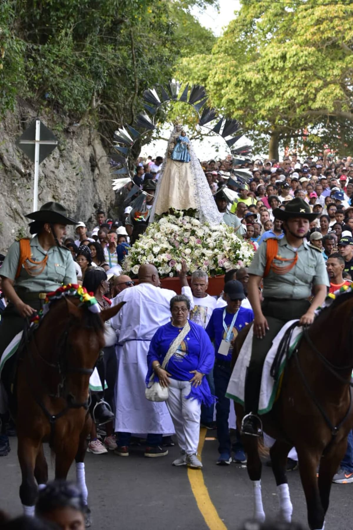 Así se vivió la procesión de la Virgen de la Candelaria.// Foto: Javier García - El Universal