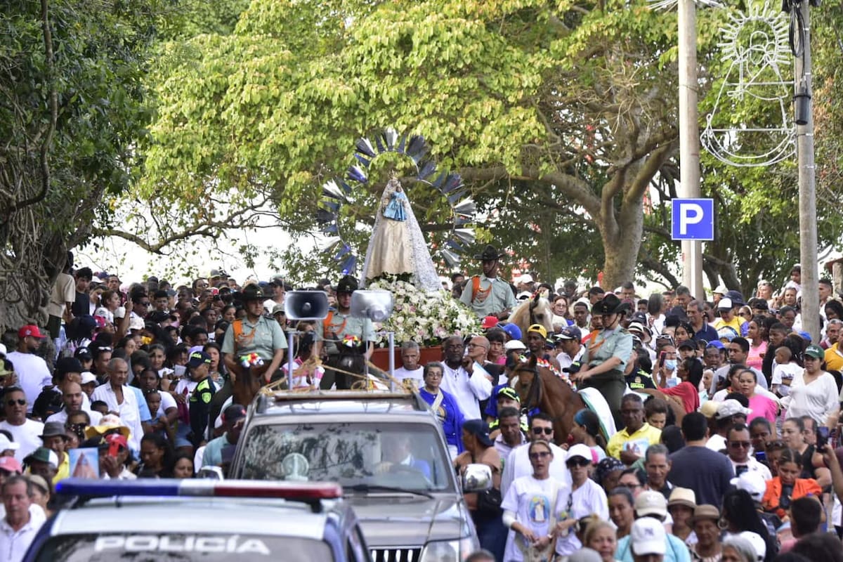 Así se vivió la procesión de la Virgen de la Candelaria.// Foto: Javier García - El Universal