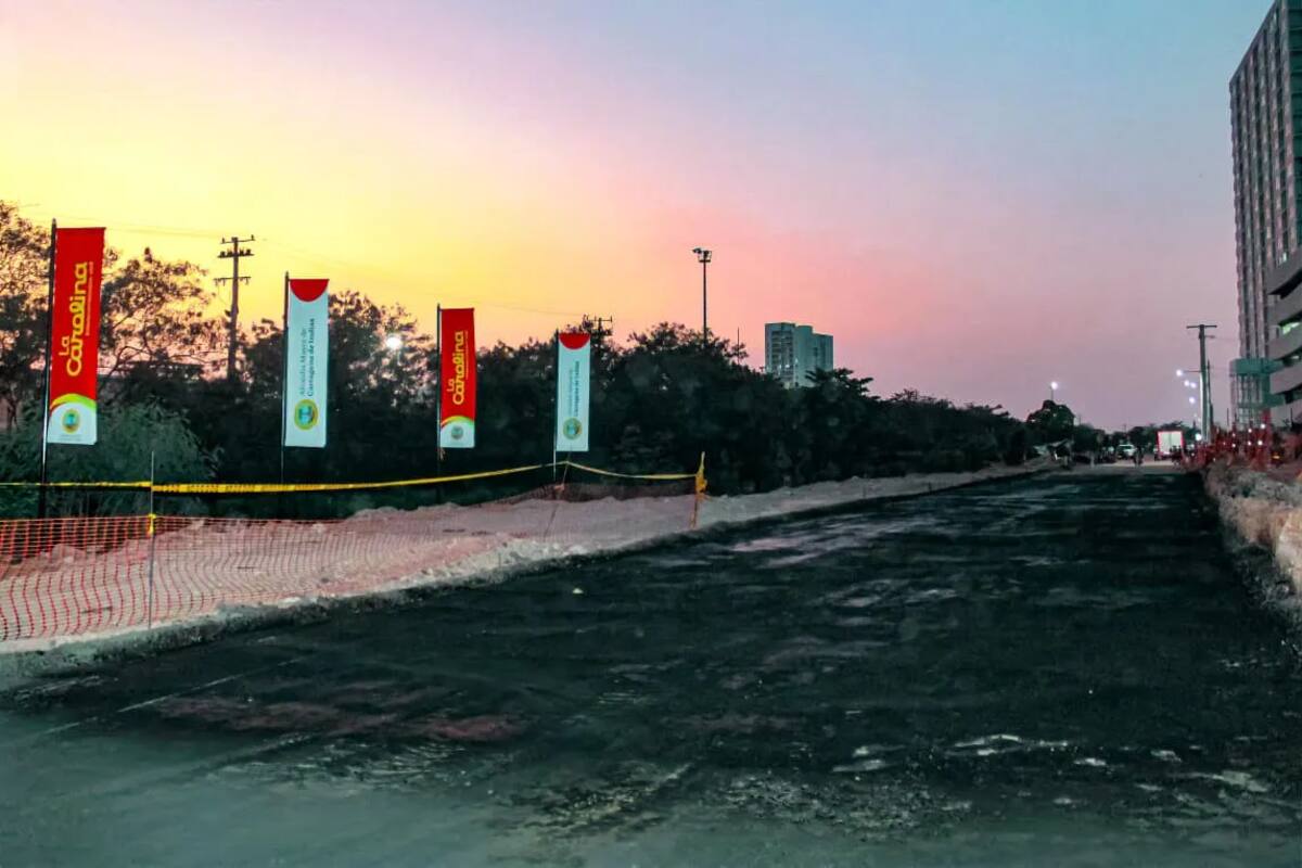Actualmente se adelanta la imprimación de la vía. // Alcaldía de Cartagena