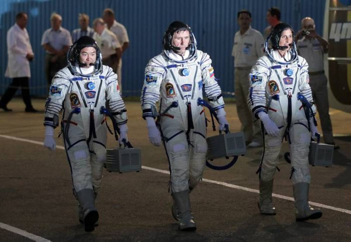 El japonés Akihito Hoshide, el ruso Yury Malenchenko y la astronauta estadounidense Sunita Williams son los tripulantes de la misión. AFP MAXIM SHIPENKOV