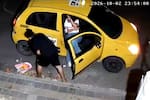 En video quedó captada la brutal agresión contra una mujer dentro de taxi; buscan a conductor
