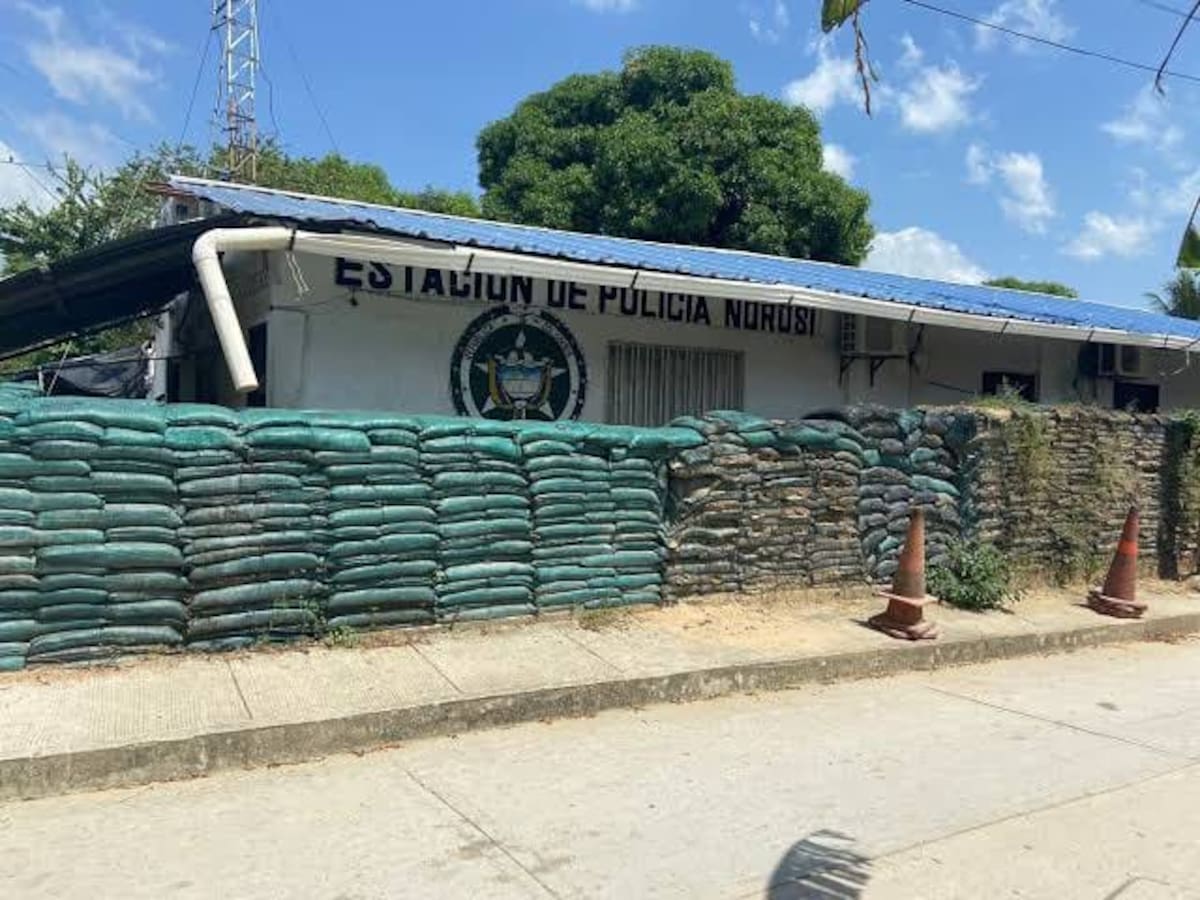 En la tarde de este miércoles, 19 de agosto, la estación de Policía de Norosí, en el sur de Bolívar, fue blanco de un ataque que dejó siete uniformados heridos. // FOTO: ARCHIVO.