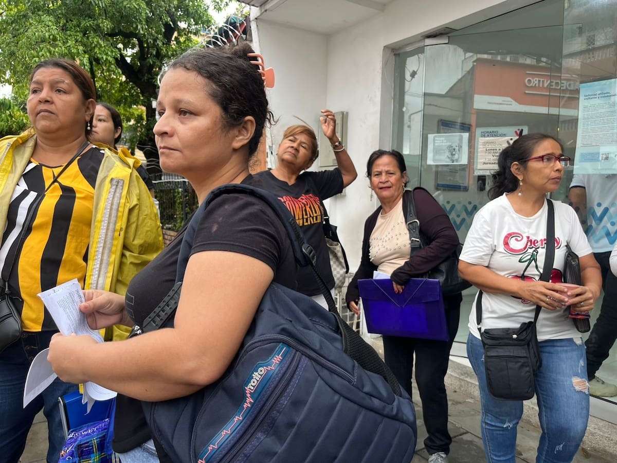 Defensoría alerta crisis en Nueva EPS por largas filas y medicinas. // Foto: Lesly Cifuentes/VANGUARDIA