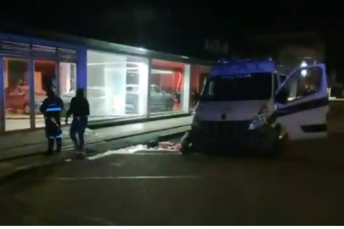 Con una granada, atacaron a patrulla de la Policía Nacional en Palmira, Valle del Cauca. // Foto: captura de video - Redes sociales.