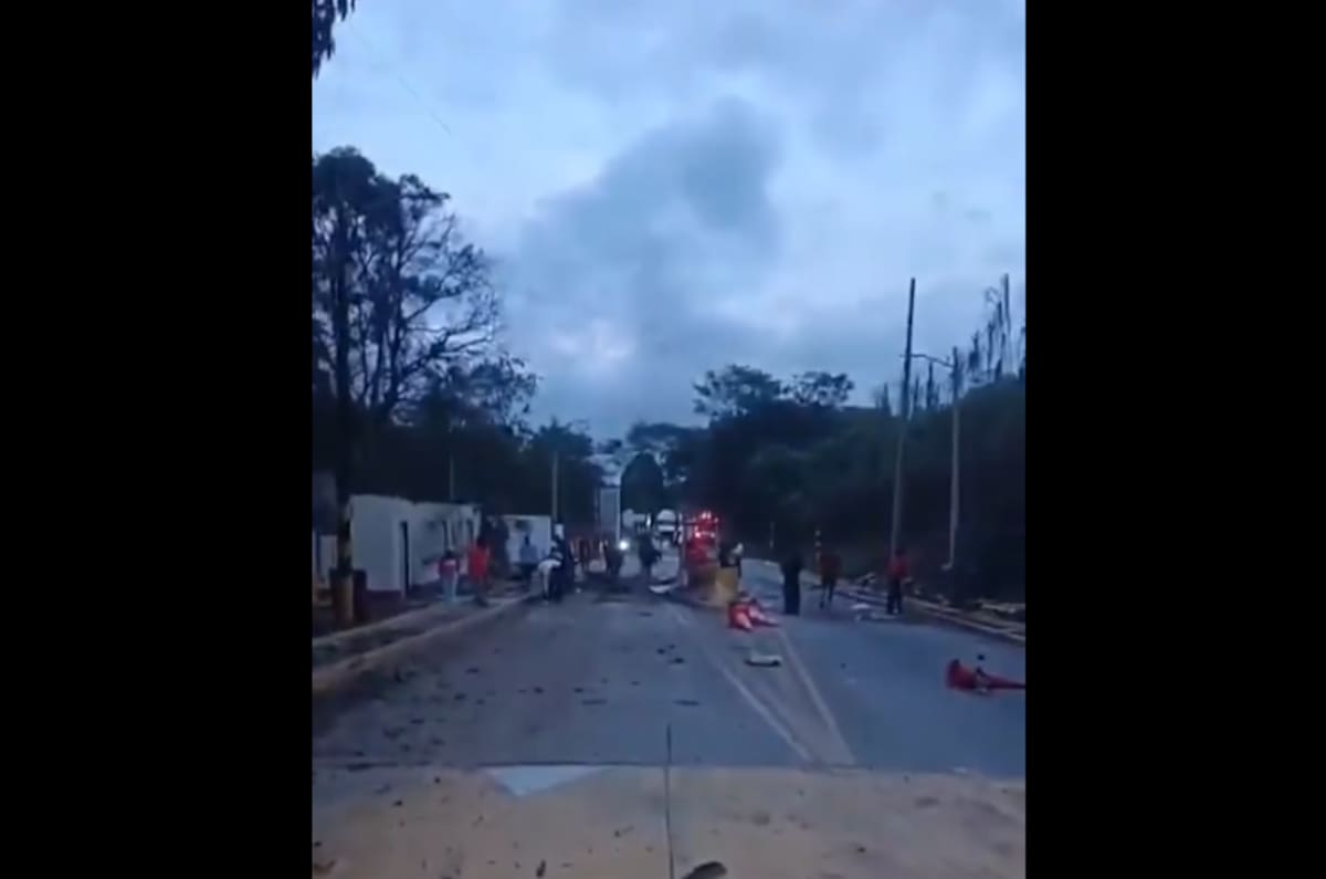 Un nuevo ataque con explosivos sufrió la estructura del peaje El Mango, Cauca. // Foto: captura de video - red social X.