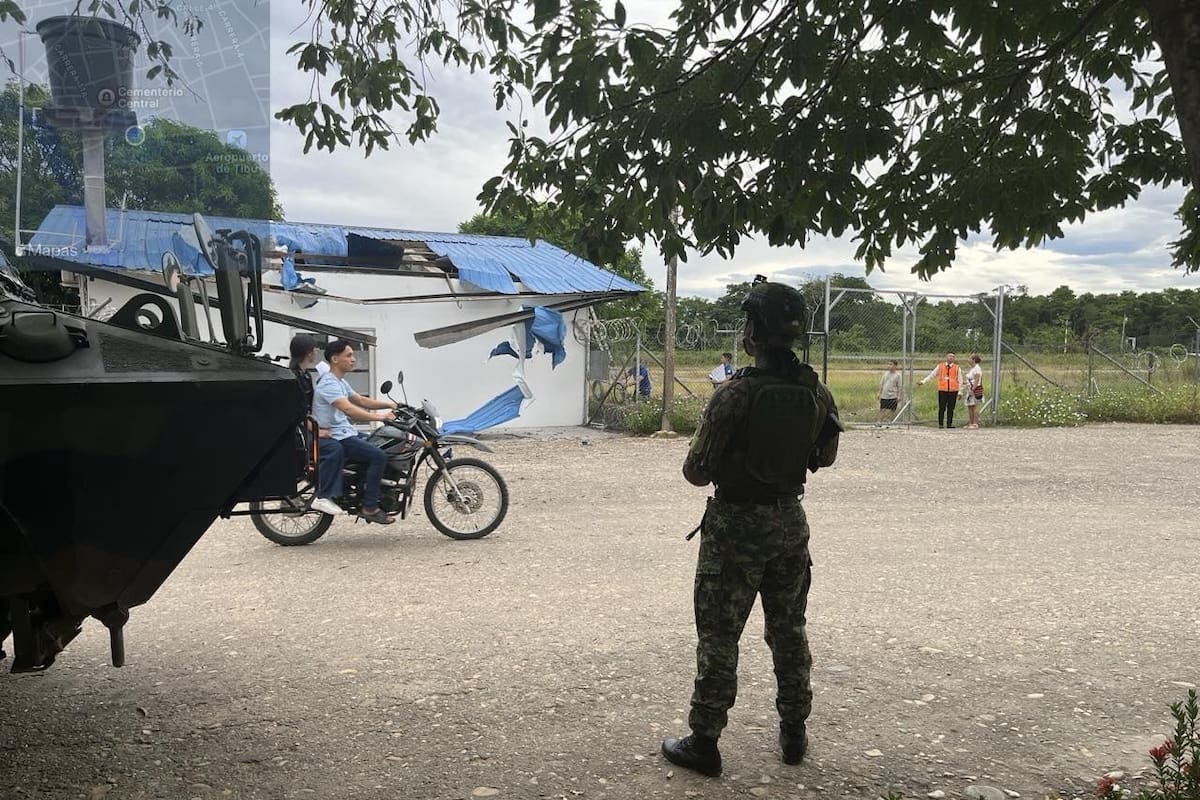Atentado con drones y explosivos en el aeropuerto de Tibú: tres heridos