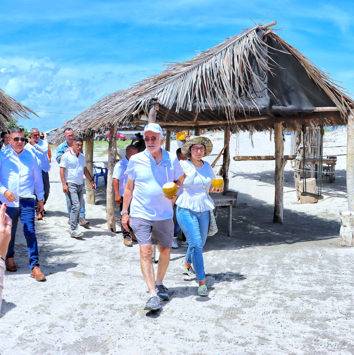 El gobernador del Atlántico, Eduardo Verano, anunció que se inició un proceso histórico de transformación costera que tiene como objetivo alcanzar la primera certificación internacional Bandera Azul (Blue Flag) para el Departamento.//Cortesía.
