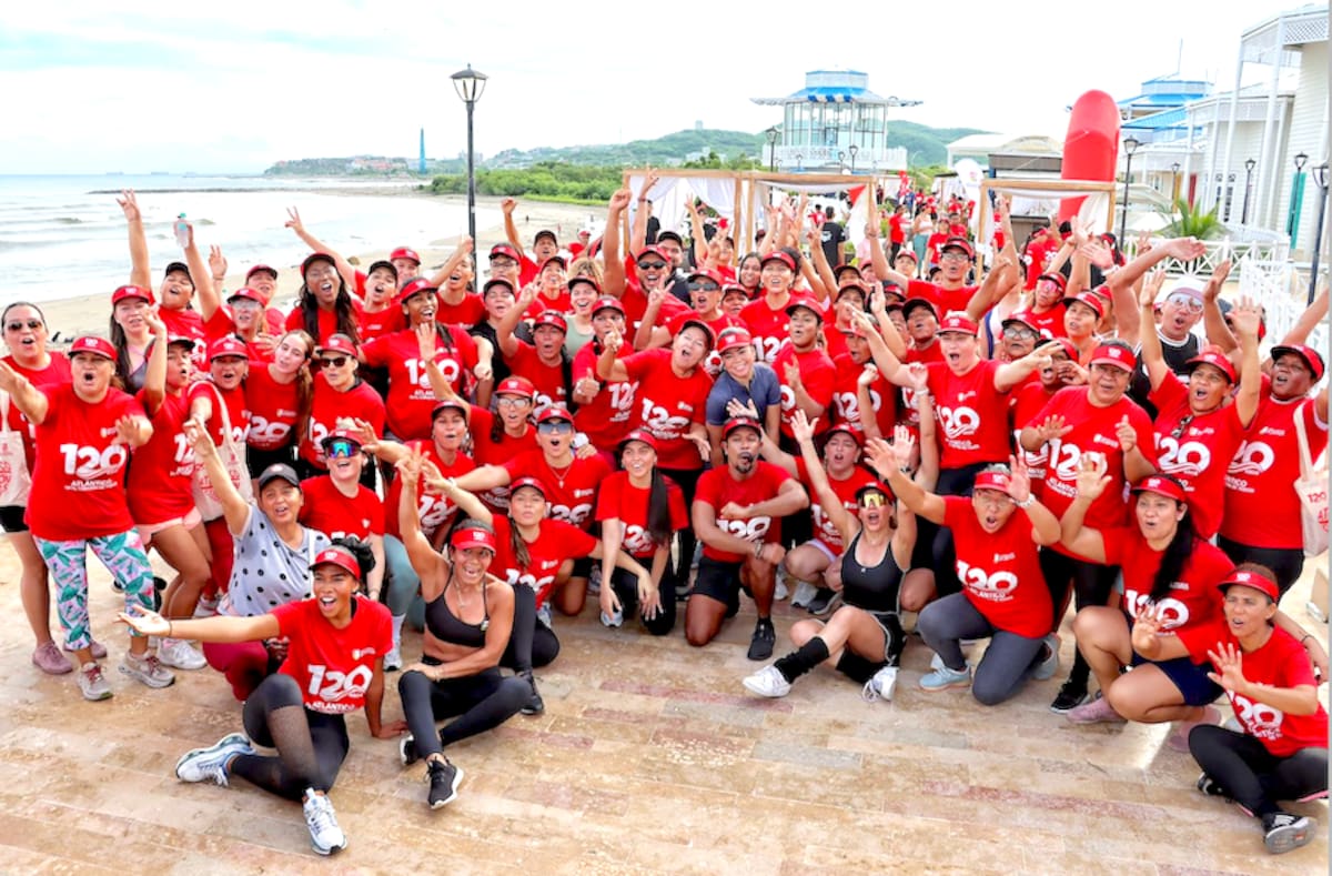 En el emblemático Muelle 1888 propios y visitantes se unieron en una jornada de bienestar para celebrar, con alegría y orgullo, los 120 años del Departamento del Atlántico.//Cortesía.