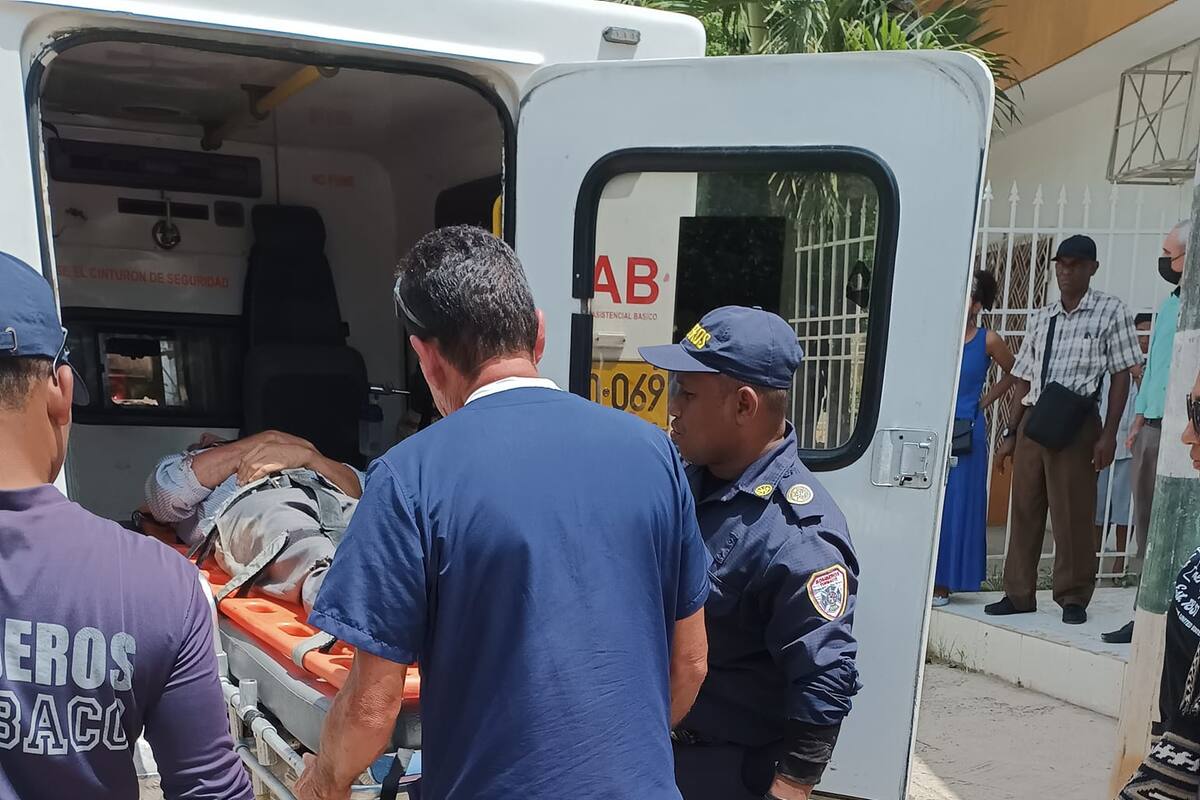 Iba a la iglesia, en Turbaco, y hombres en moto lo golpean para robarle