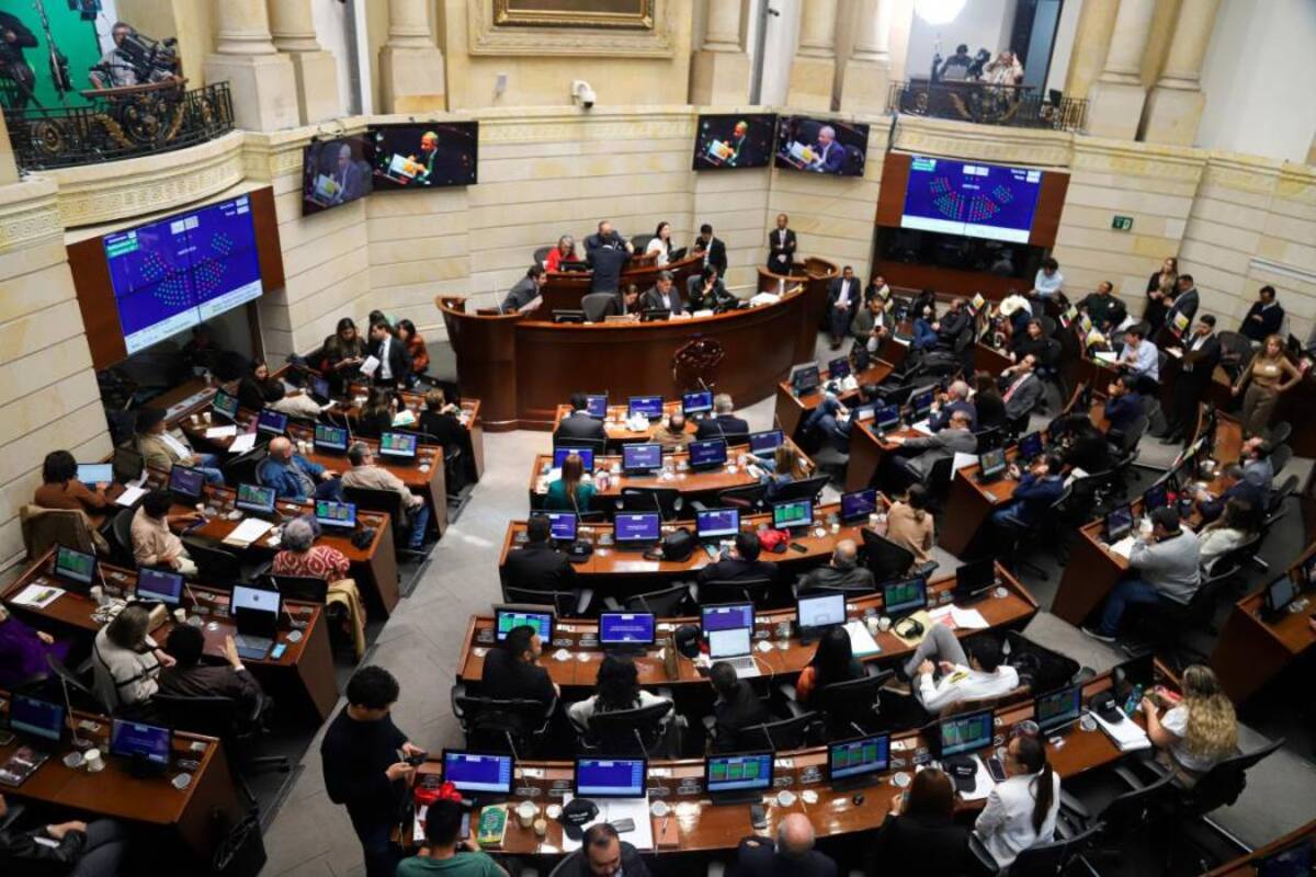Aunque se hundió la reforma política, expertos aseguran que el transfuguismo es un gacho para la coalición de Gobierno. . // Colprensa