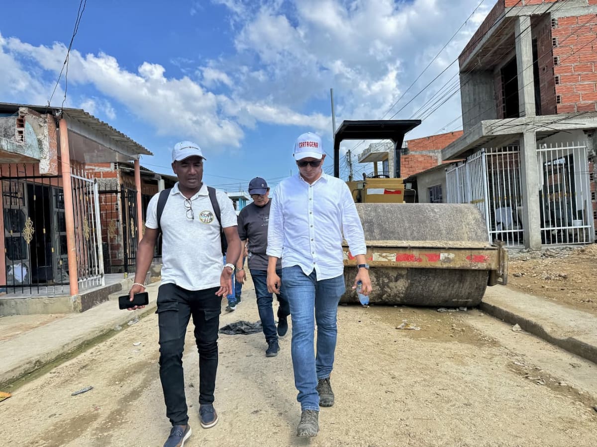 El secretario de Infraestructura, Wilmer Iriarte, realizó una visita a la obra. // Alcaldía de Cartagena