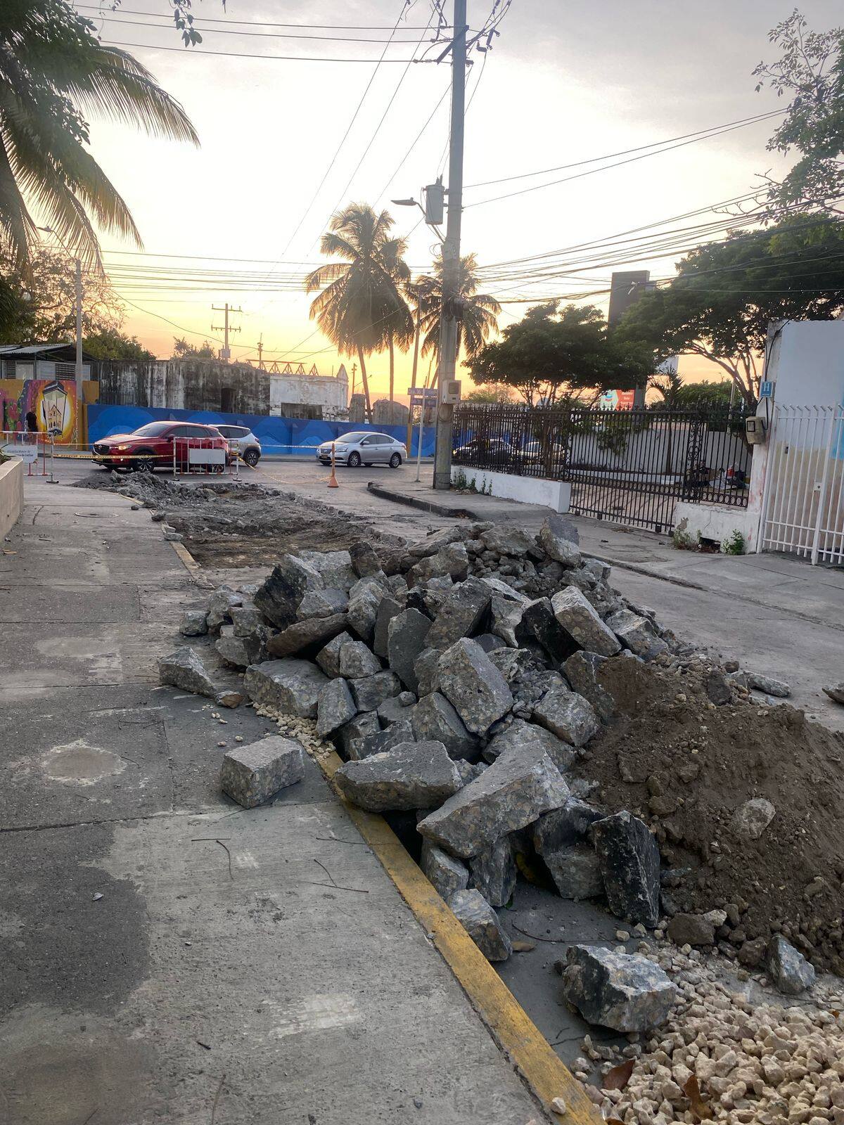 Pavimentación de la avenida Jiménez, en Manga. // Foto: cortesía
