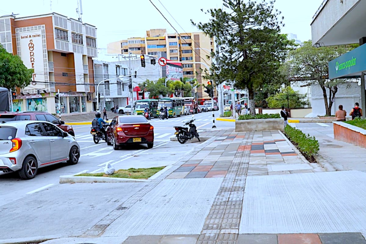 Alcalde Char habilitó más de 3 kilómetros de andenes en la Avenida Shakira